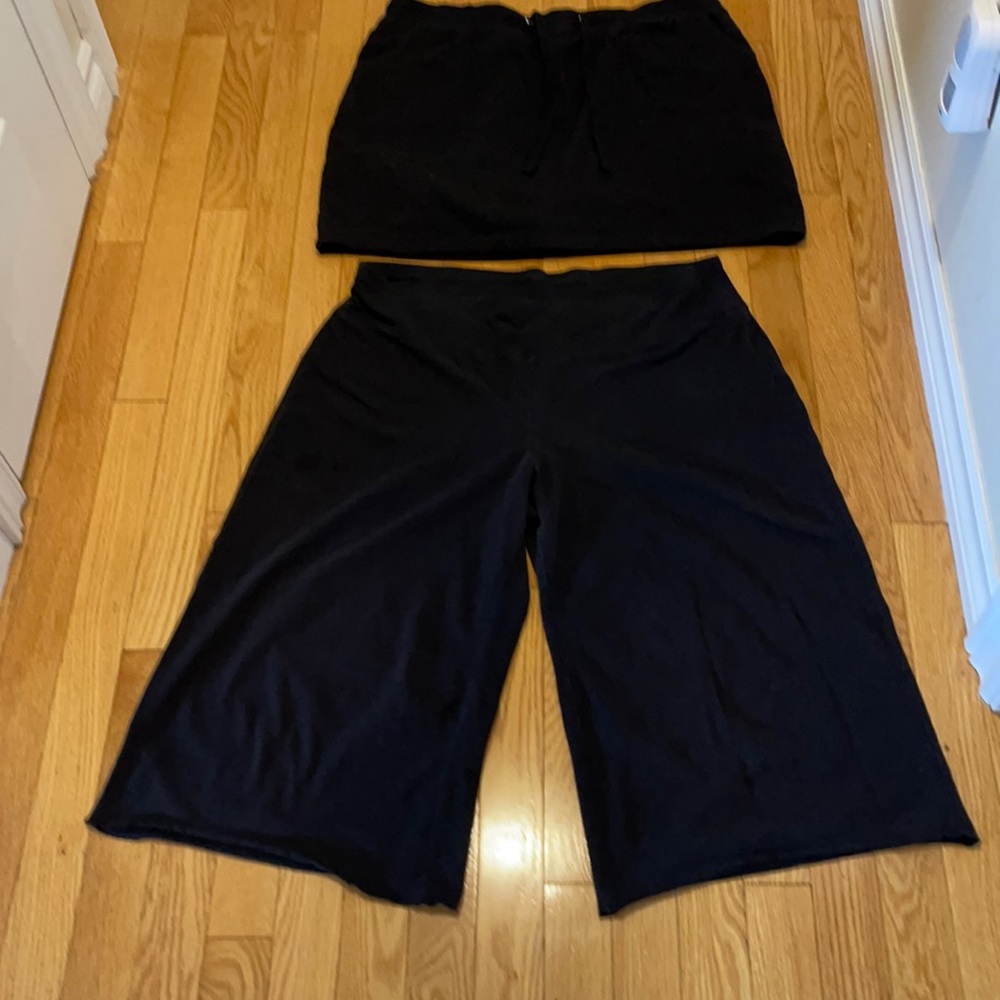 Ladies skorts and capris size large.